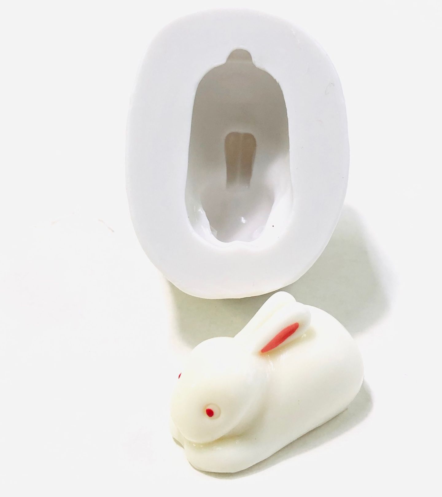 Coelho Deitado - Medio - P1036